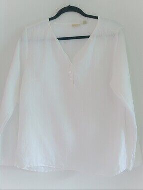 L. L. Bean 100% Linen  1/4 Button Lightweight Long Sleeve Blouse Size L Reg